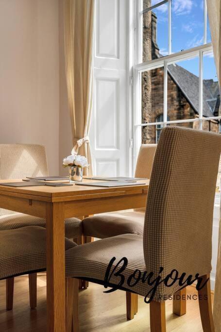 Monge Suite Old Town 2Br-1Ba, Near Royal Mile By Bonjour Residences Édimbourg Extérieur photo